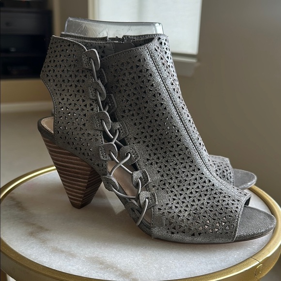 Vince Camuto Gray Peep-Toe Ankle Boots - Size 7.5 Wide - Picture 8 of 15